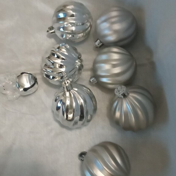 8 faux silver tree ornament no hooks Christmas in July decorative event - Picture 1 of 3